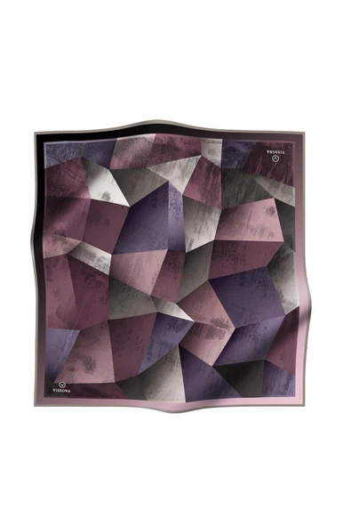 % 57 İPEK % 43 VİSKON Twill İpek Geometrik Desenli Lila - Pembe Renkli 90x90 Eşarp Dikim Şekli : El Dikişi ürün görseli