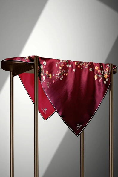 %100 Twill İpek Sonsuz Çiçek Desenli Bordo Renkli 90x90 Eşarp Dikim Şekli : El Dikişi - Resim 5