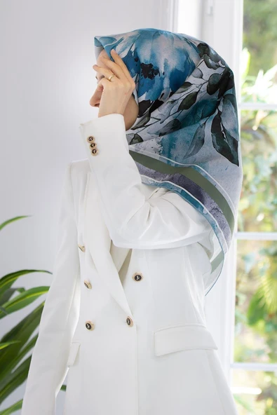 %100 Twill İpek Bahar Çiçekleri Desenli Petrol Yeşili - Haki Renkli 90x90 Eşarp Dikim Şekli : El Dikişi ürün görseli