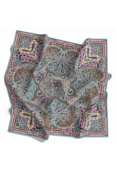 Kristal Şal Desenli Bebe Mavisi Renkli 90x90 Eşarp (İpek İçermez) Kenar Dikiş Şekli El Dikişli ürün görseli