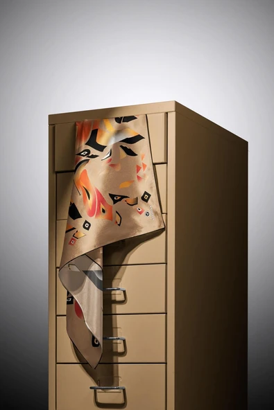 %100 Twill İpek Geometrik Desenli Taba - Bej Renkli 90x90 Eşarp Dikim Şekli : El Dikişi - Resim 6