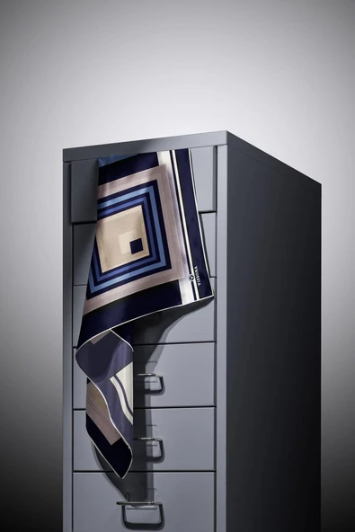 %100 Twill İpek Kare Desenli Lacivert - Vizon Renkli 90x90 Eşarp Kenar Dikiş Şekli El Dikişli - Resim 4