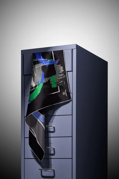 % 57 İPEK % 43 VİSKON Twill İpek Geometrik Desenli Saks - Zümrüt Yeşili Renkli 90x90 Eşarp Dikim Şekli : El Dikişi - Resim 3