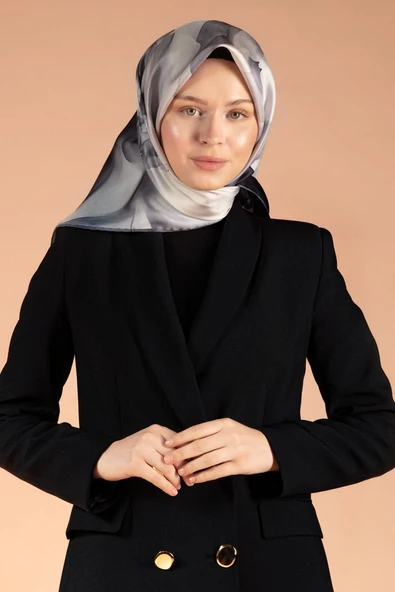 %100 Twill İpek Yaprak Desenli Gri - Siyah Renkli 90x90 Eşarp Dikim Şekli : El Dikişi - Resim 2