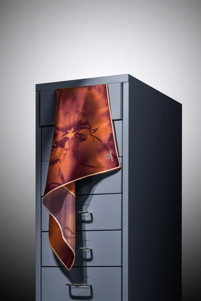 100% Twill İpek Çiçek Desenli Taba Renkli 90x90 Dikim Şekli : El Dikişi Eşarp - Resim 3