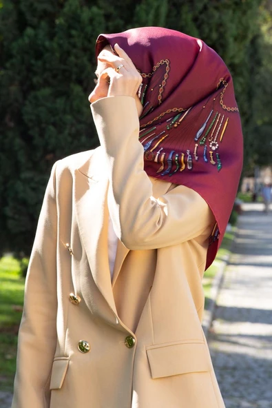 %100 Twill İpek Zincir Desenli Bordo Renkli 90x90 Eşarp Dikim Şekli : El Dikişi ürün görseli