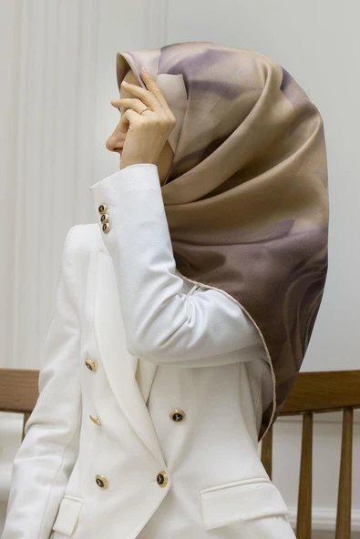 %100 Twill İpek Gül Desenli Bej - Vizon Renkli 90x90 Eşarp Dikim Şekli : El Dikişi ürün görseli 1