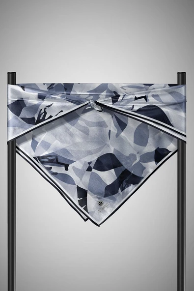 %100 Twill İpek Çiçek Desenli Gri - Siyah Renkli 90x90 Eşarp Dikim Şekli : El Dikişi - Resim 5