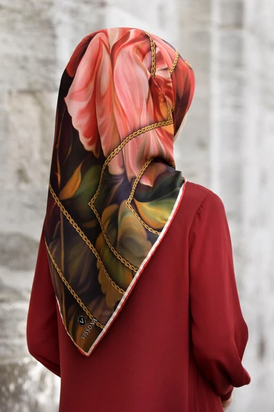 % 57 İPEK % 43 VİSKON Twill İpek Çiçek Geometrik Desenli kırmızı Renkli 90x90 Eşarp Dikim Şekli : El Dikişi ürün görseli