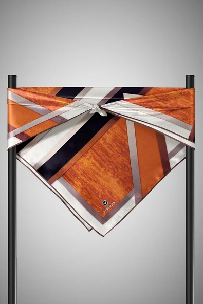 %100 Twill İpek Dokulu Ve Geometrik Desenli Taba - Siyah Renkli 90x90 Eşarp Dikim Şekli : El Dikişi - Resim 3