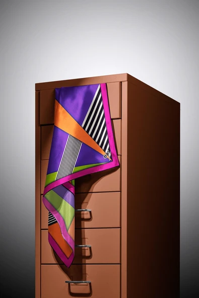 %100 Twill İpek Çizgili ve Geometrik Desenli Fuşya - Turuncu Renkli 90x90 Eşarp Dikim Şekli : El Dikişi - Resim 5