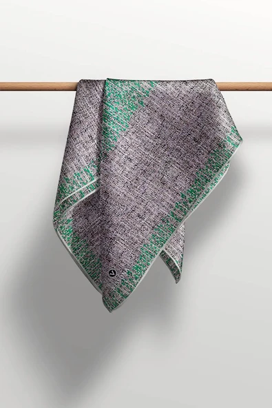 %100 Twill İpek Dokulu Desen Benetton Yeşili - Sütlü Kahve Renkli 90x90 Eşarp Kenar Dikiş Şekli El Dikişli - Resim 2