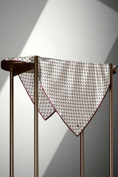 %100 Twill İpek Geometrik Desenli Siyah - Krem Renkli 90x90 Eşarp Dikim Şekli : El Dikişi - Resim 3