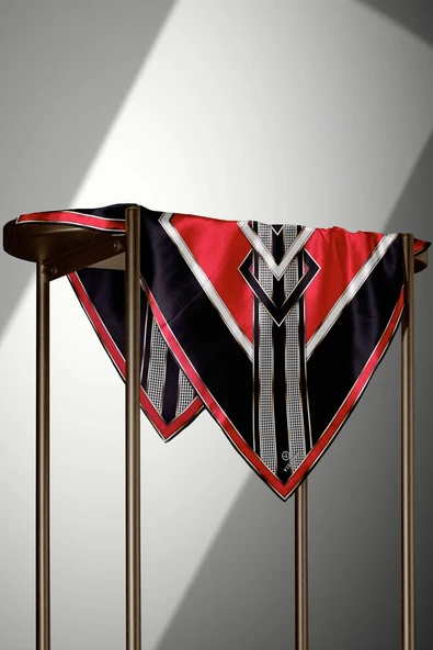 %100 Twill İpek Kareli Kazayaklı Desenli Siyah - Kırmızı Renkli 90x90 Eşarp Kenar Dikiş Şekli El Dikişli - Resim 3