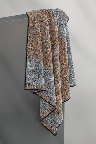 %100 Twill İpek Dokulu Desen Turuncu - Siyah Renkli 90x90 Eşarp Kenar Dikiş Şekli El Dikişli - Resim 5