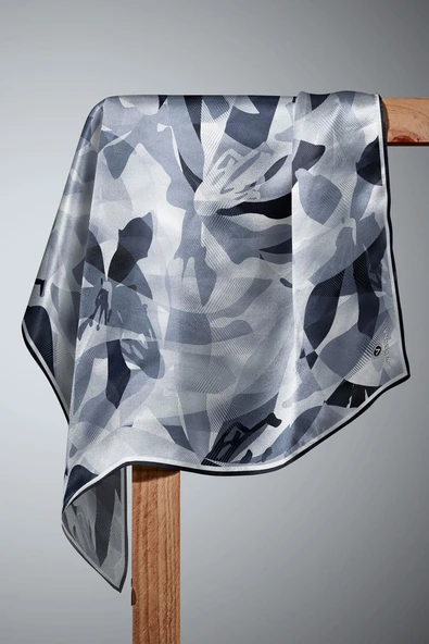 %100 Twill İpek Çiçek Desenli Gri - Siyah Renkli 90x90 Eşarp Dikim Şekli : El Dikişi - Resim 6