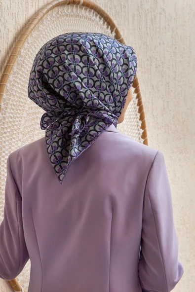 %100 Twill İpek Geometrik Desenli Lila Renkli 90x90 Eşarp Dikim Şekli : El Dikişi ürün görseli