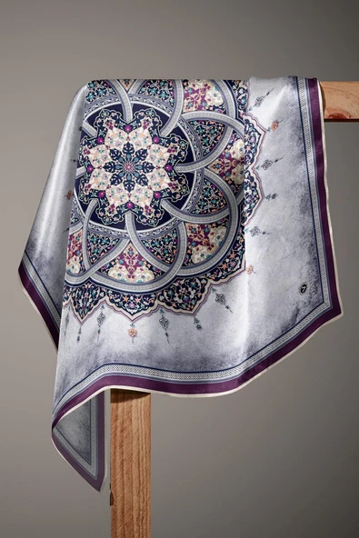 %100 Twill İpek Şal Desenli Mürdüm - Lacivert Renkli 90x90 Eşarp Dikim Şekli : El Dikişi - Resim 5