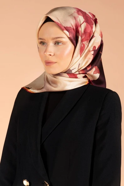 %100 Twill İpek Yaprak Desenli Bej - Bordo Renkli 90x90 Eşarp Dikim Şekli : El Dikişi ürün görseli