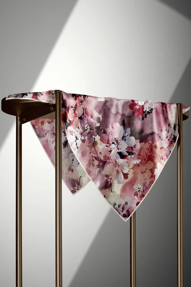 %100 Twill İpek Çiçek  Desenli Krem - Pudra Renkli 90x90 Eşarp Dikim Şekli : El Dikişi - Resim 4