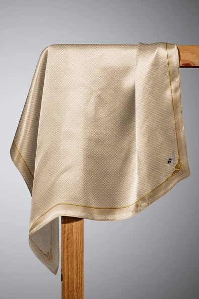 %100 Twill İpek Minik Motif Desenli Bej - Krem Renkli 90x90 Eşarp Dikim Şekli : El Dikişi - Resim 6
