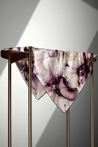 % 57 İPEK % 43 VİSKON Twill İpek Batik Çiçek Desenli Pudra - Bej Renkli 90x90 Eşarp Kenar Dikiş Şekli El Dikişli - Resim 5