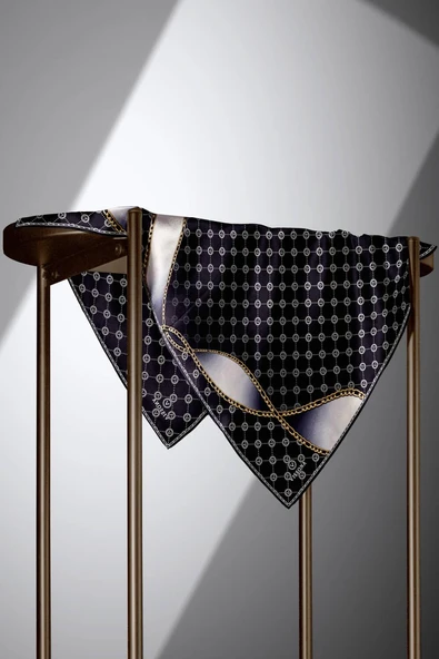 %100 Twill İpek Zincirli Ve Monogram Desenli Siyah - Krem Renkli 90x90 Eşarp Dikim Şekli : El Dikişi - Resim 4