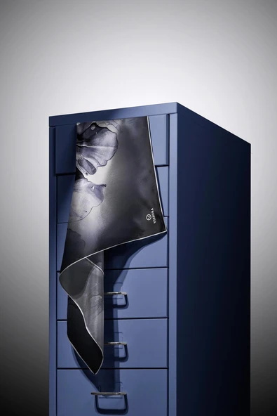 %100 Twill İpek Batik Çiçek Desenli Siyah - Gümüş Renkli 90x90 Eşarp Dikim Şekli : El Dikişi - Resim 4