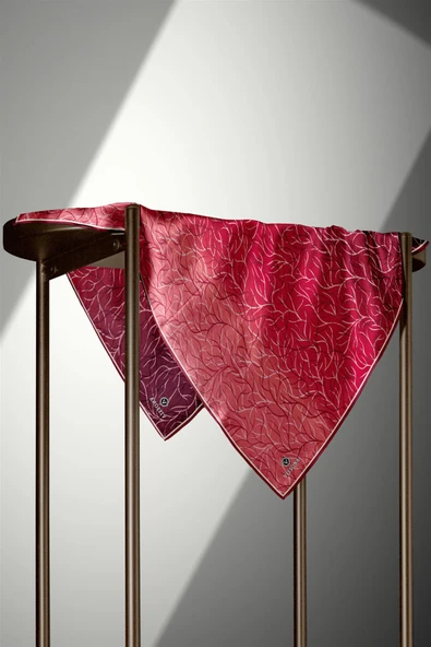 %100 Twill İpek Degrade Desenli Bordo Renkli 90x90 Eşarp Dikim Şekli : El Dikişi - Resim 4