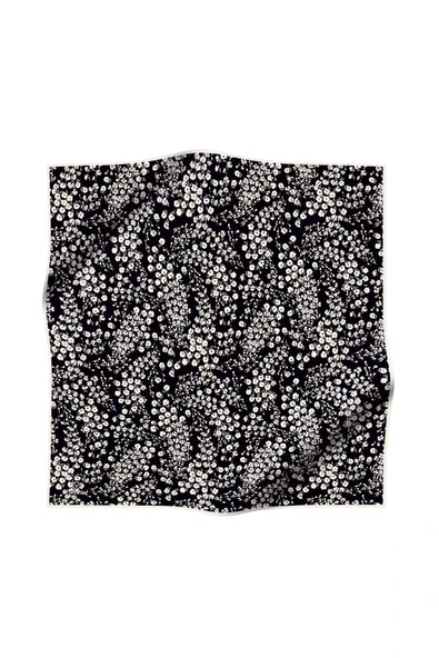 %100 Twill İpek Çıtır Çiçek Desenli Siyah - Krem Renkli 90x90 Eşarp Dikim Şekli : El Dikişi - Resim 2