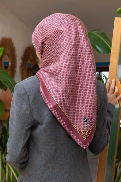 %100 Twill İpek Minik Motif Desenli Gül Kurusu - Krem Renkli 90x90 Eşarp Dikim Şekli : El Dikişi ürün görseli 1