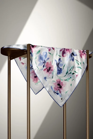 %100 Twill İpek Çiçek Desenli Gül Kurusu - İndigo Renkli 90x90 Dikim Şekli : El Dikişi Eşarp - Resim 6