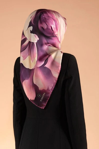 %100 Twill İpek Yaprak Desenli Pembe Renkli 90x90 Eşarp Dikim Şekli : El Dikişi - Resim 5