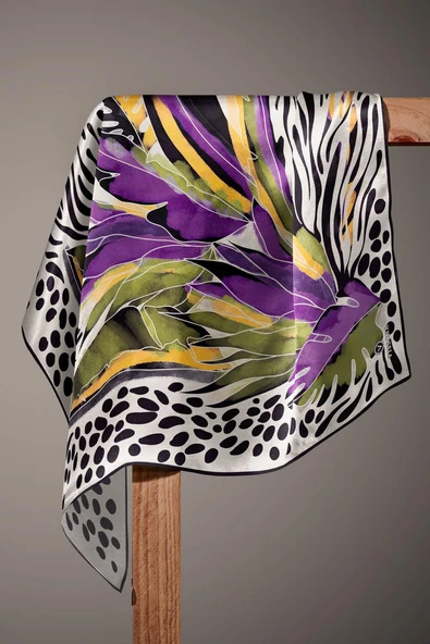 %100 Twill İpek Amazon Desenli Haki Yeşili - Mor Renkli 90x90 Eşarp Kenar Dikiş Şekli El Dikişli - Resim 5