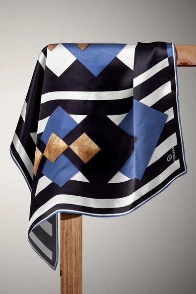 %100 Twill İpek Karo Desenli İndigo - Siyah Renkli 90x90 Eşarp Dikim Şekli : El Dikişi - Resim 4