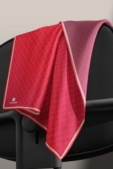 % 57 İPEK % 43 VİSKON Twill İpek Monogram Desenli Kırmızı Renkli 90x90 Eşarp Dikim Şekli : El Dikişi - Resim 3