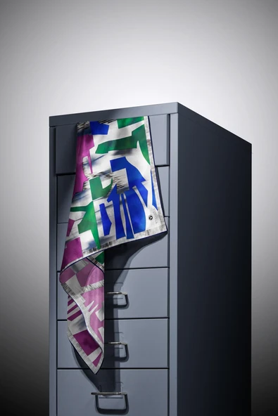 %100 Twill İpek Geometrik Desenli Fuşya - Saks Kabuğu Renkli 90x90 Eşarp Dikim Şekli : El Dikişi - Resim 3