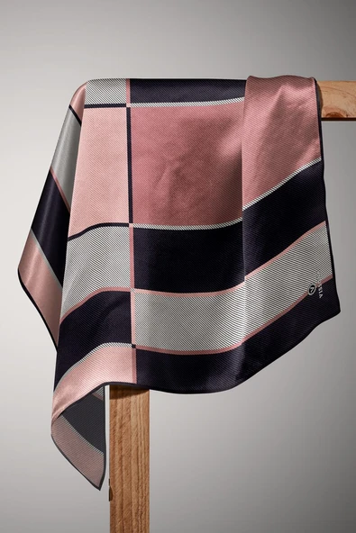 %100 Twill İpek Geometrik Desenli Pudra Renkli 90x90 Eşarp Dikim Şekli : El Dikişi - Resim 4