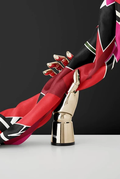 %100 Twill İpek Yaprak Desenli Kırmızı - Pembe Renkli 90x90 Eşarp Dikim Şekli : El Dikişi - Resim 4