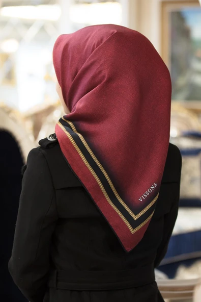 % 57 İPEK % 43 VİSKON Twill İpek Dokulu Şerit Desenli Siyah - Bordo Renkli 90x90 Eşarp Dikim Şekli : El Dikişi ürün görseli