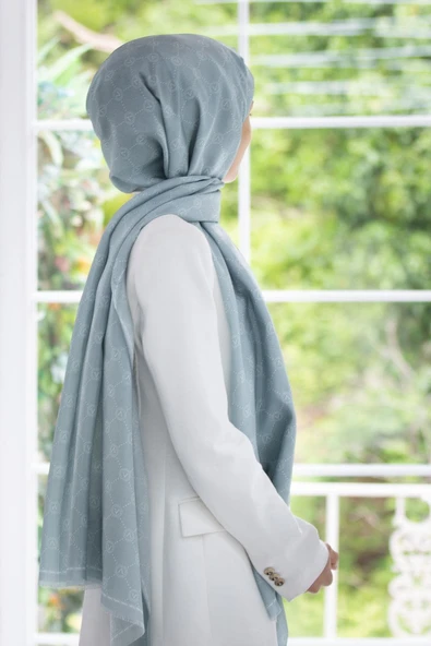 % 100 İpek V Logo Desenli Mint Yeşili Renkli 90x210 Şal ürün görseli