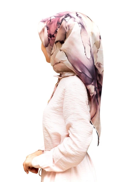 % 57 İPEK % 43 VİSKON Twill İpek Batik Çiçek Desenli Pudra - Bej Renkli 90x90 Eşarp Kenar Dikiş Şekli El Dikişli ürün görseli