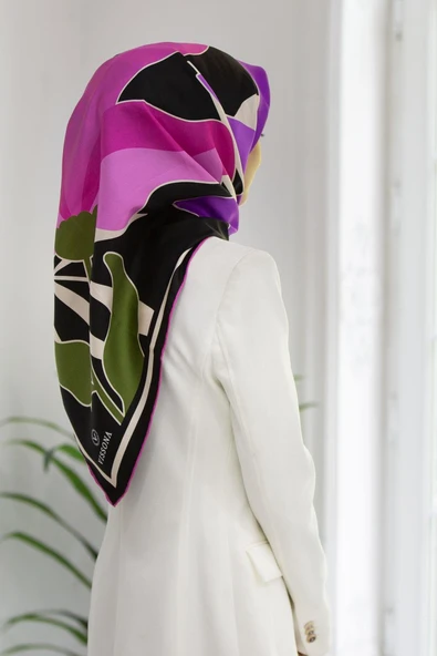 %100 Twill İpek Yaprak Desenli Lila - Pembe Renkli 90x90 Eşarp Dikim Şekli : El Dikişi ürün görseli