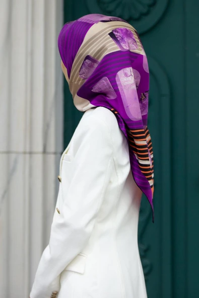 %100 Twill İpek Geometrik Desenli Mürdüm - Turuncu Renkli 90x90 Eşarp Dikim Şekli : El Dikişi ürün görseli 1