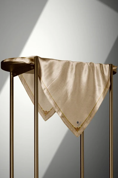 %100 Twill İpek Minik Motif Desenli Bej - Krem Renkli 90x90 Eşarp Dikim Şekli : El Dikişi - Resim 5