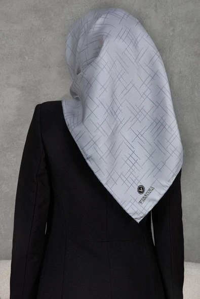 %100 Twill İpek Çizgi Desenli Gri Renkli 90x90 Eşarp Dikim Şekli : El Dikişi - Resim 5