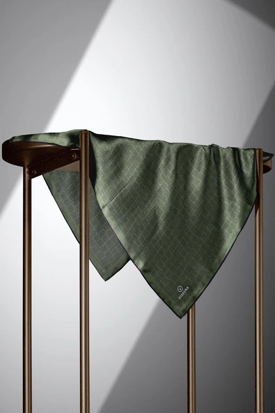 %57 İPEK %43 VİSKON Twill İpek Etnik Motif Desenli Haki - Siyah Renkli 90x90 Eşarp Dikim Şekli : El Dikişi - Resim 3