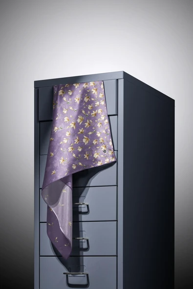 % 57 İPEK % 43 VİSKON Twill İpek Çiçek Desenli Lila Renkli 90x90 Eşarp Dikim Şekli : El Dikişi - Resim 6