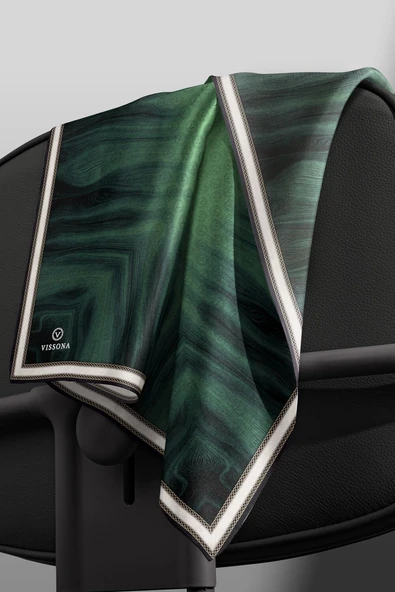 100% Twill İpek Monogram Desenli Zümrüt Yeşili Renkli 90x90 Dikim Şekli : El Dikişi Eşarp - Resim 3