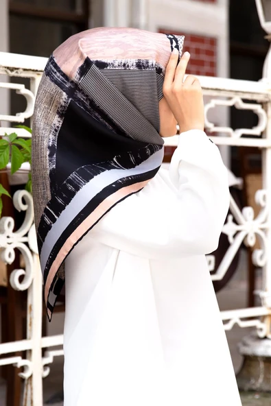 %100 Twill İpek Geometrik Desenli Somon - Bebe Mavisi Renkli 90x90 Eşarp Dikim Şekli : El Dikişi ürün görseli